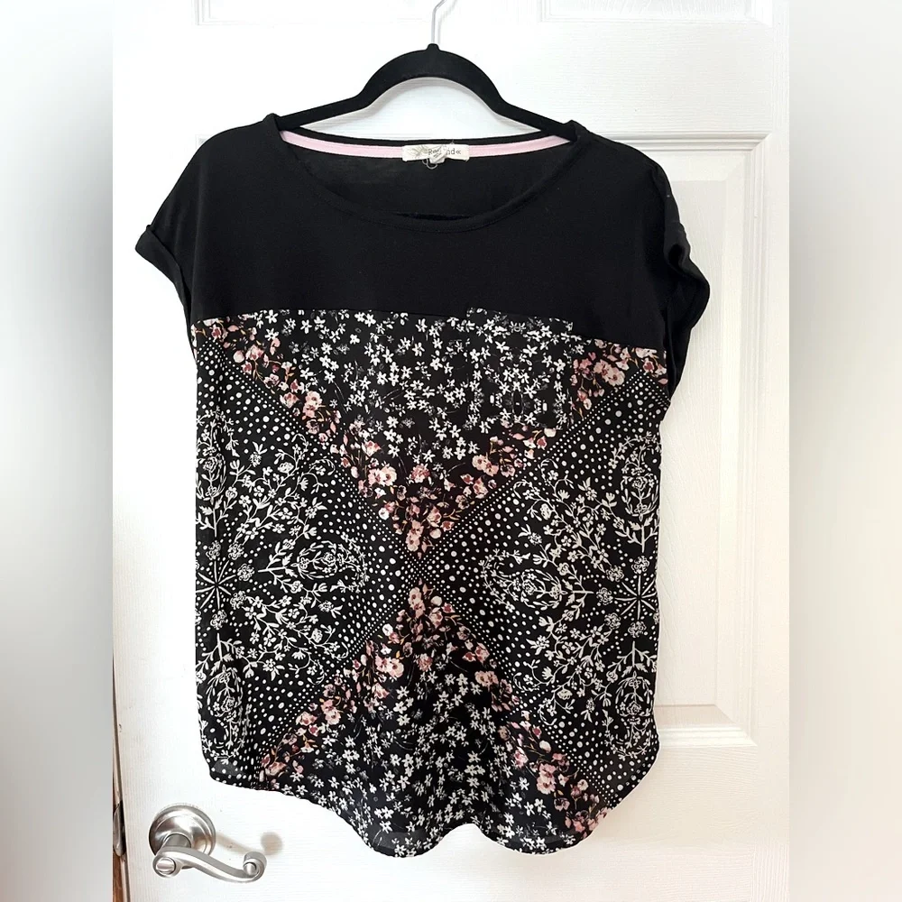 Rewind Black and Pink Floral Short Sleeve Top - Picture 3 of 3